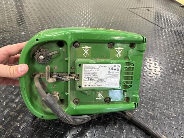 Image of John Deere StarFire 6000 equipment image 4