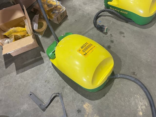 Image of John Deere StarFire 6000 equipment image 1