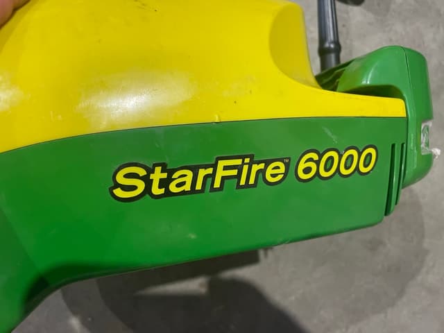 Image of John Deere StarFire 6000 equipment image 2