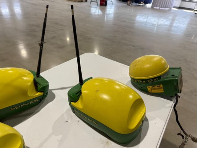 Image of John Deere StarFire 6000 equipment image 1