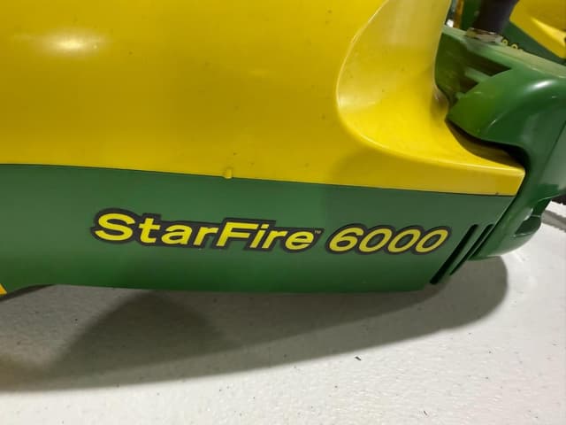 Image of John Deere StarFire 6000 equipment image 4