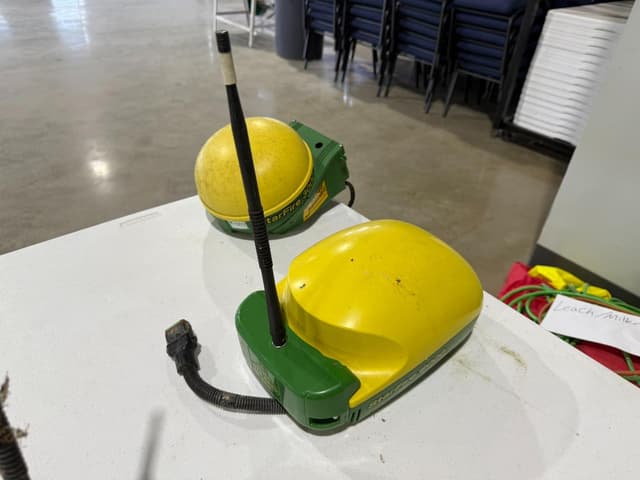 Image of John Deere StarFire 6000 equipment image 2