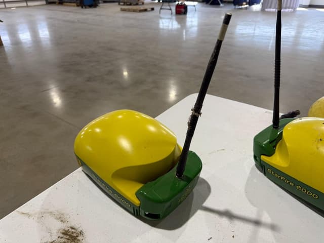 Image of John Deere StarFire 6000 equipment image 3