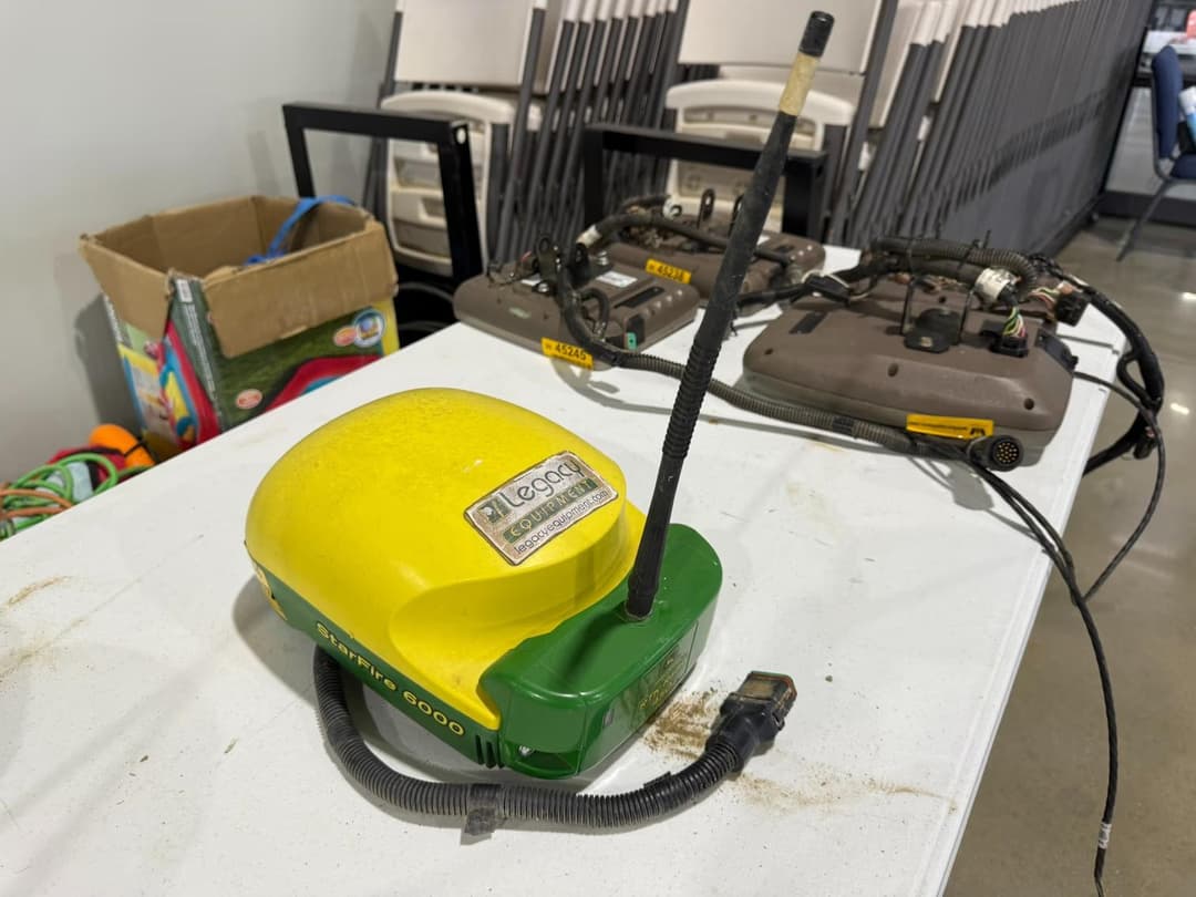 Image of John Deere StarFire 6000 Primary image