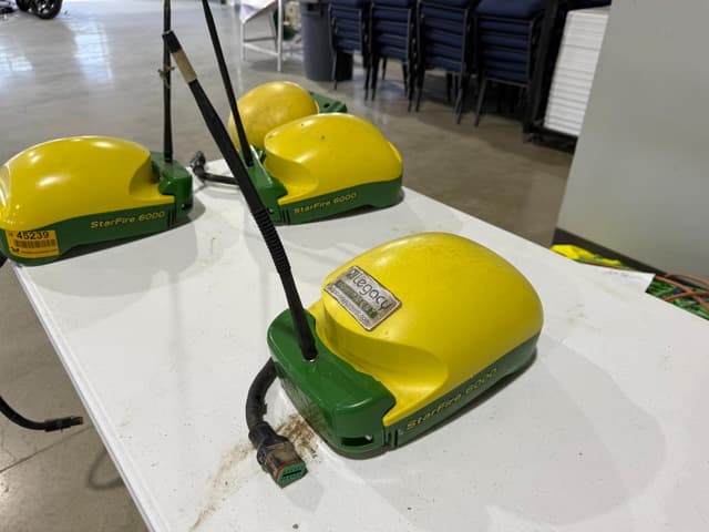 Image of John Deere StarFire 6000 equipment image 1