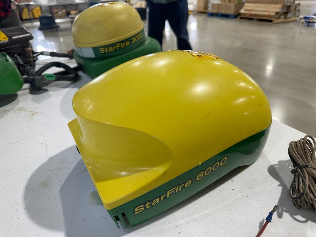 Image of John Deere StarFire 6000 Image 1