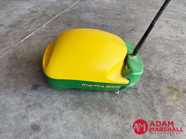 Image of John Deere StarFire 6000 equipment image 2