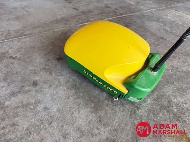 Image of John Deere StarFire 6000 equipment image 3