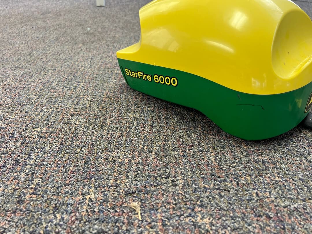 Image of John Deere StarFire 6000 Image 1