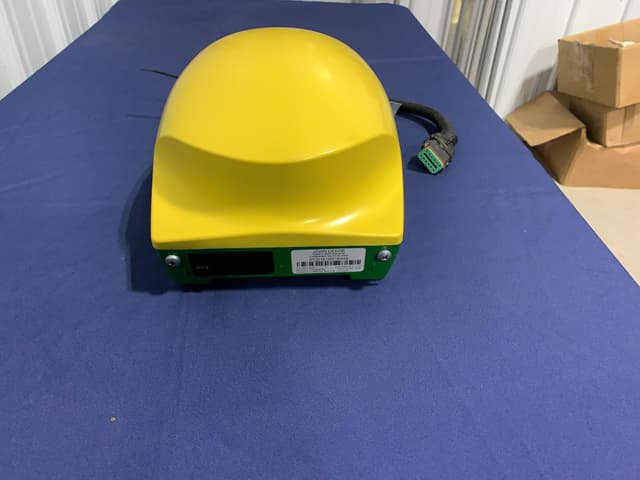 Image of John Deere StarFire 6000 equipment image 1