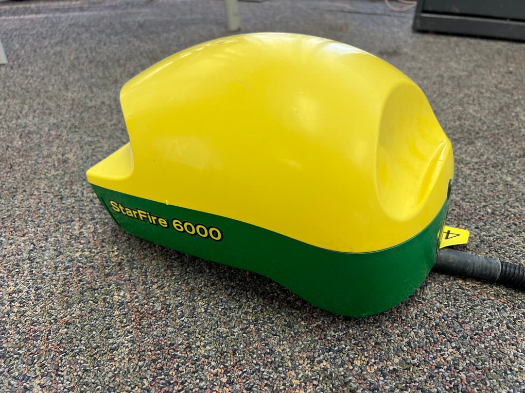 Image of John Deere StarFire 6000 Image 0
