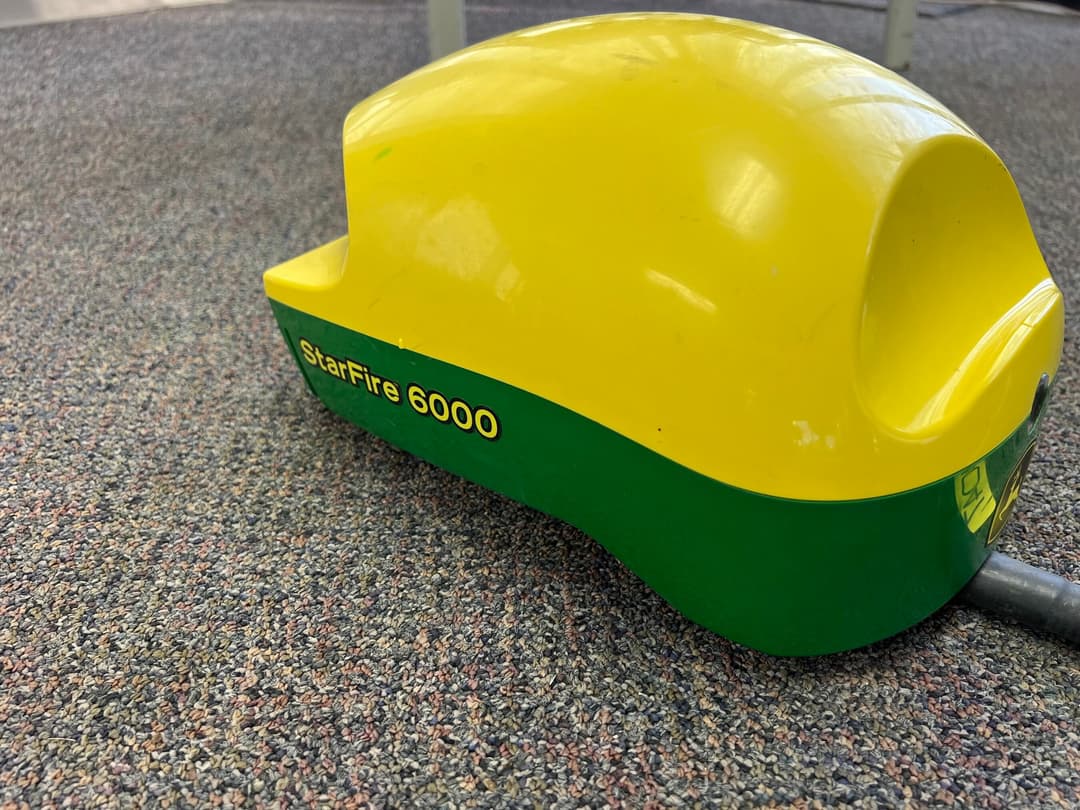 Image of John Deere StarFire 6000 Image 1