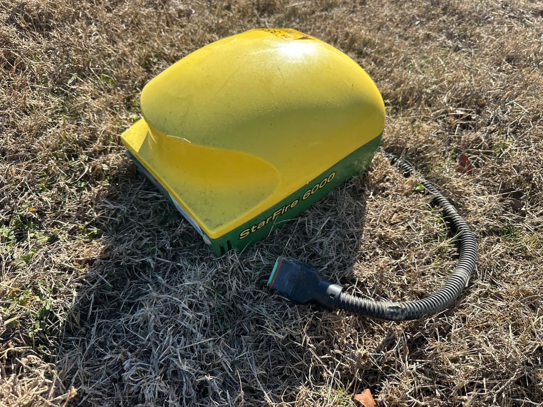 Image of John Deere StarFire 6000 Image 1