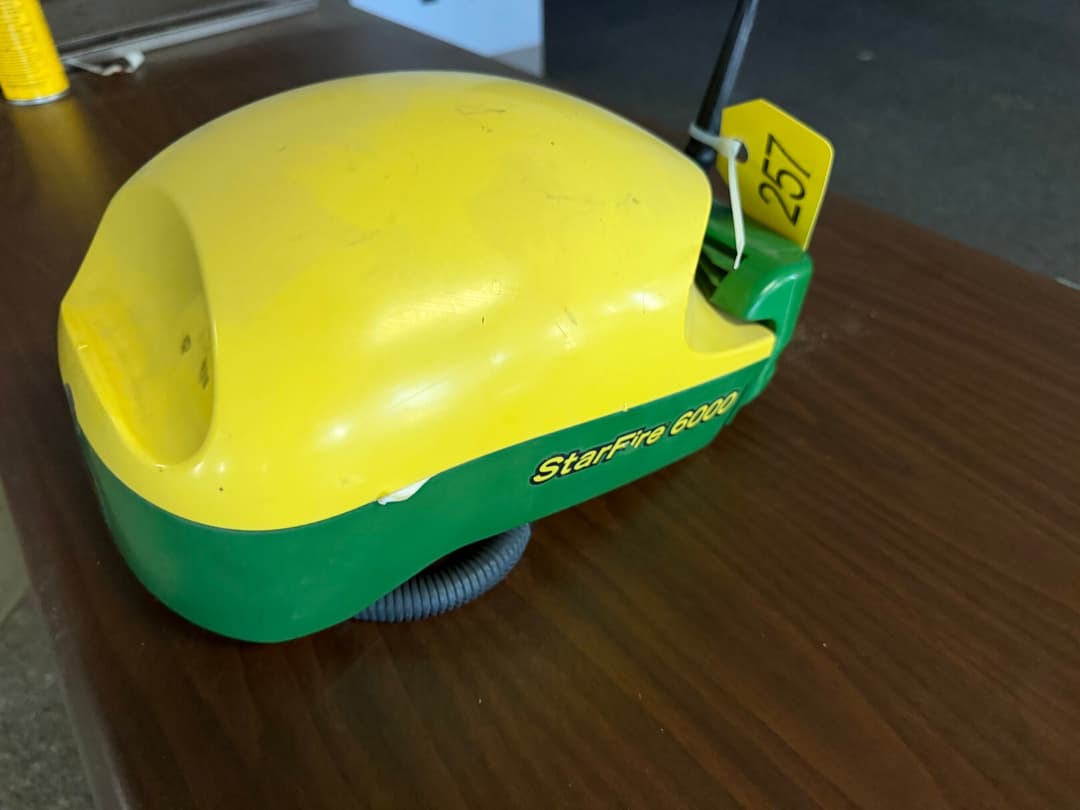 Image of John Deere StarFire 6000 Image 0