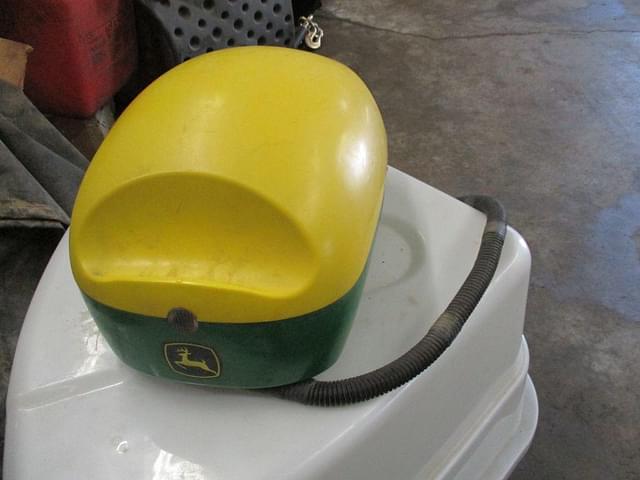Image of John Deere StarFire 6000 equipment image 1