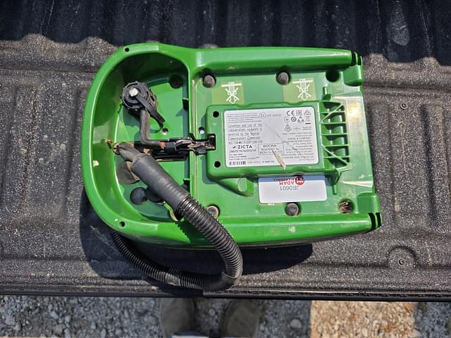 Image of John Deere StarFire 6000 equipment image 4
