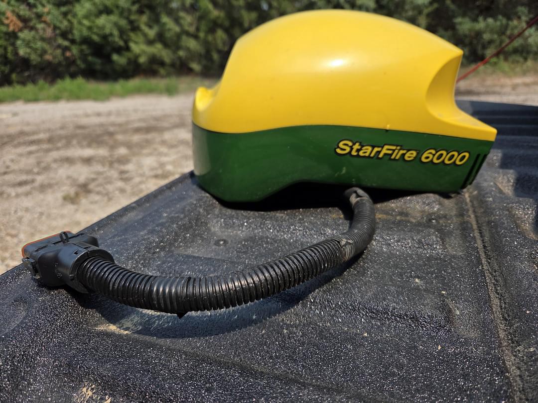 Image of John Deere StarFire 6000 Primary image