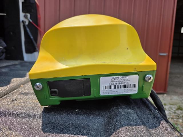 Image of John Deere StarFire 6000 equipment image 3
