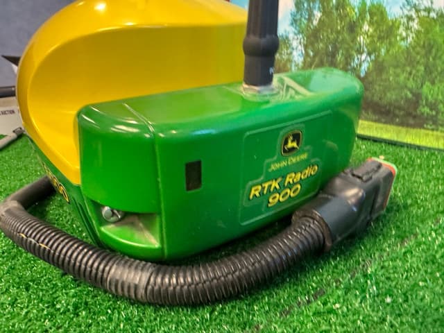 Image of John Deere StarFire 6000 equipment image 2