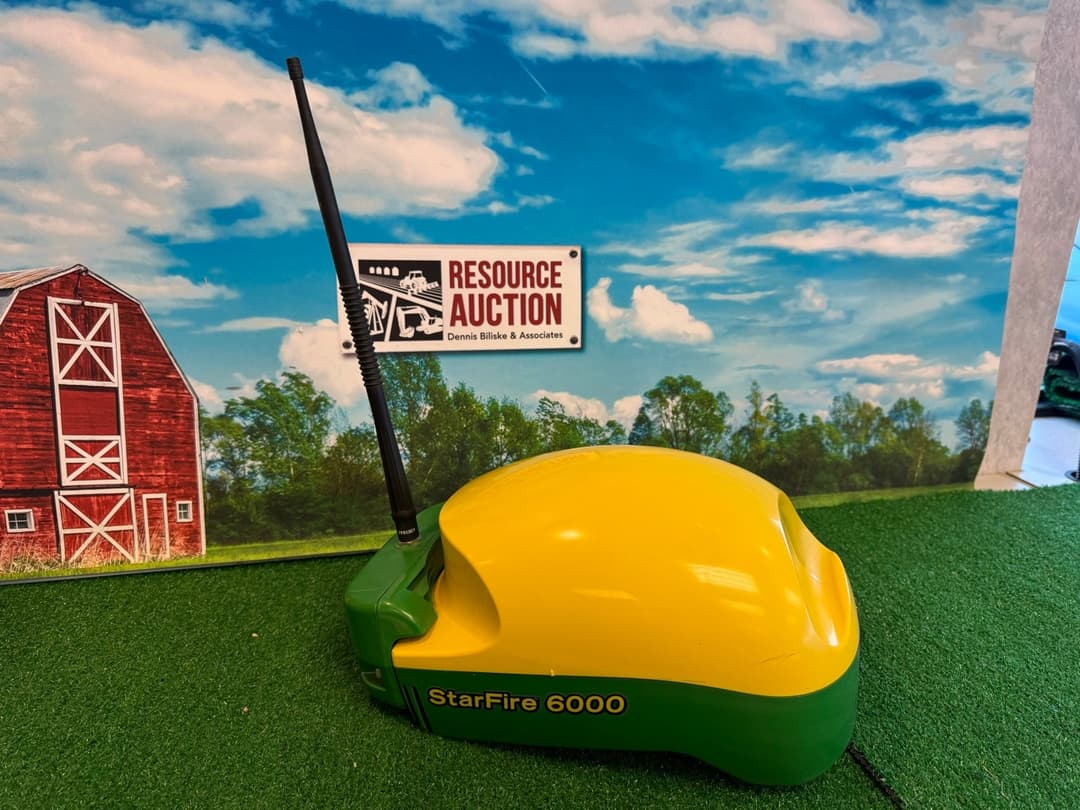 Image of John Deere StarFire 6000 Primary image