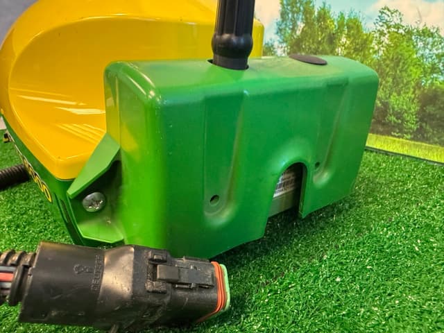 Image of John Deere StarFire 6000 equipment image 3