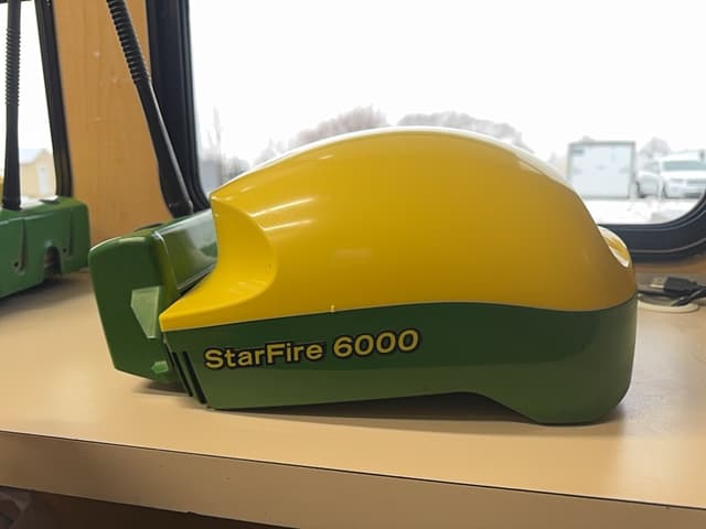 Image of John Deere StarFire 6000 equipment image 4