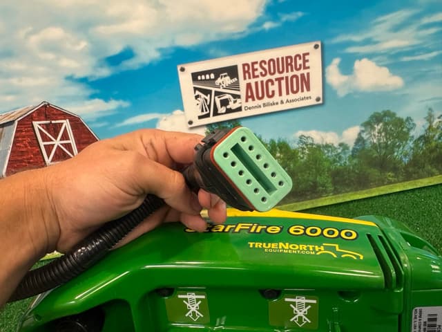 Image of John Deere StarFire 6000 equipment image 3