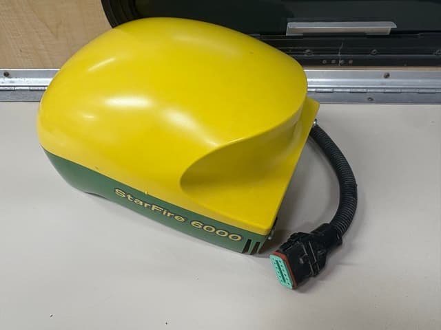 Image of John Deere StarFire 6000 equipment image 3