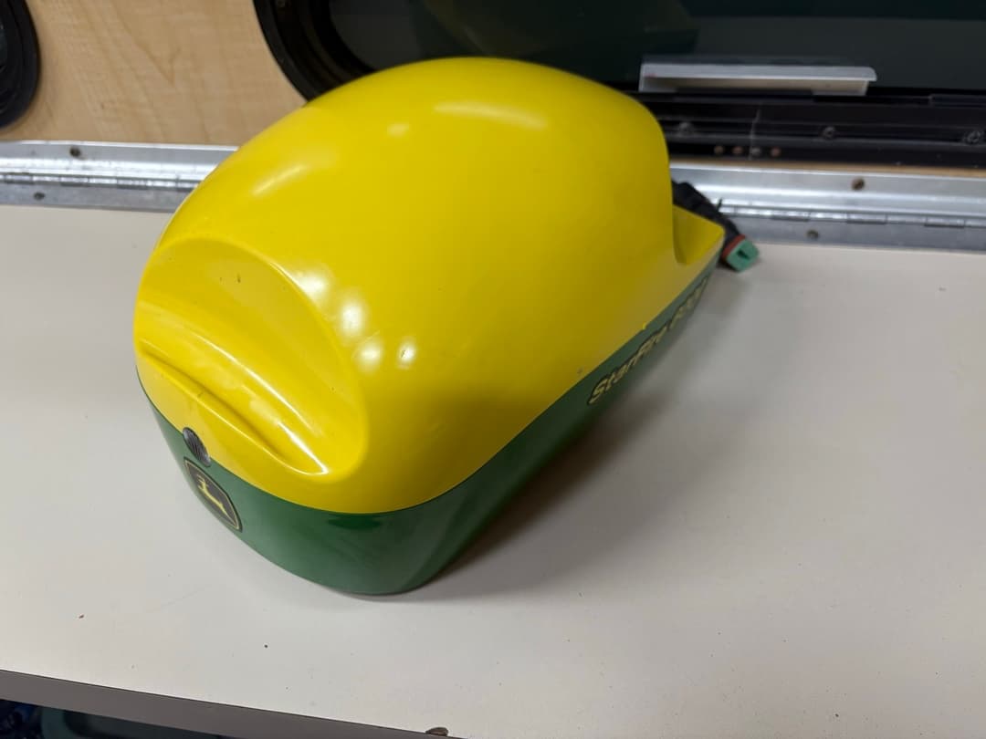 Image of John Deere StarFire 6000 Primary image