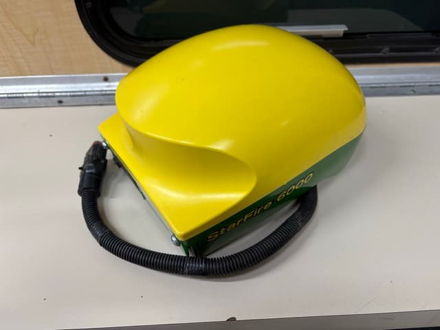 Image of John Deere StarFire 6000 equipment image 2