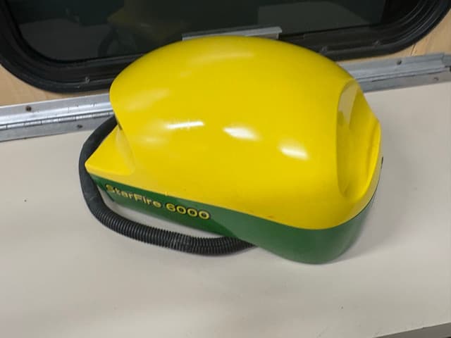 Image of John Deere StarFire 6000 equipment image 1