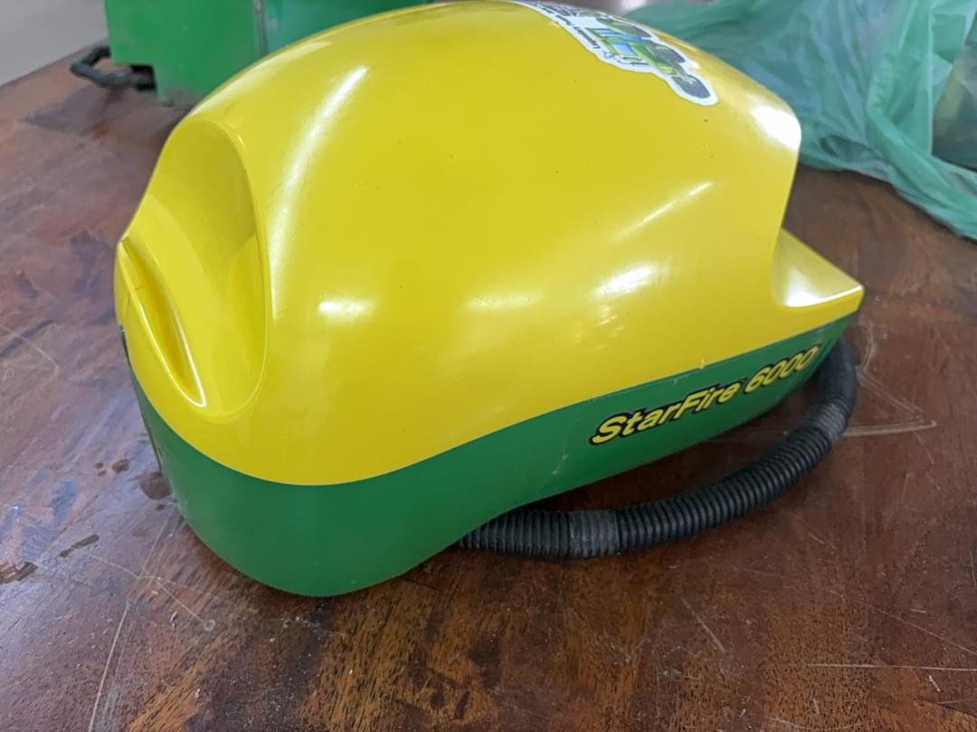 Image of John Deere StarFire 6000 Image 0