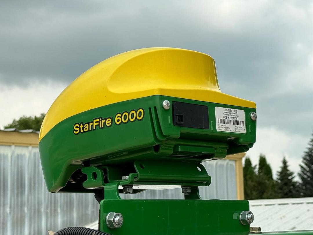 Image of John Deere StarFire 6000 Image 1