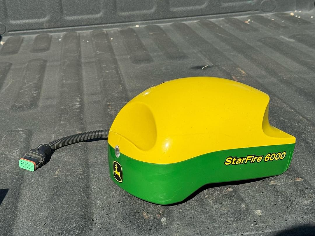 Image of John Deere StarFire 6000 Primary image