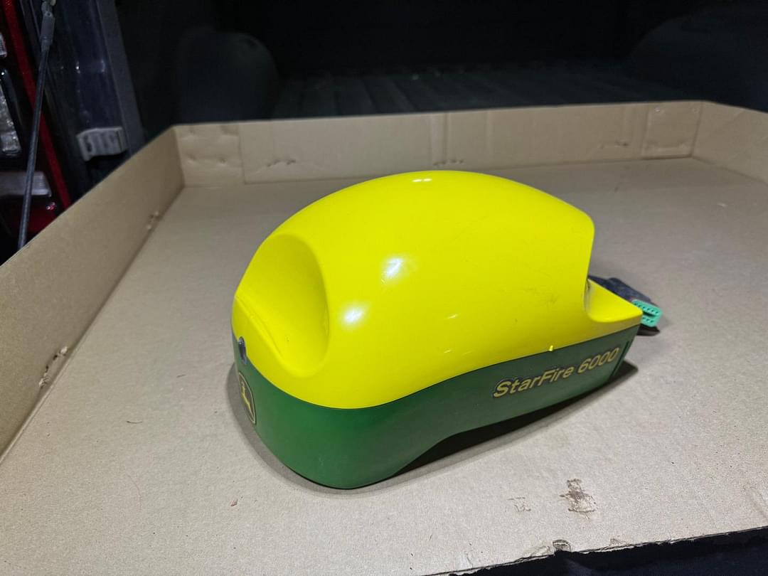 Image of John Deere StarFire 6000 Image 0