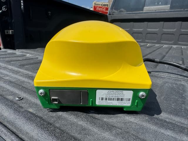 Image of John Deere StarFire 6000 equipment image 4