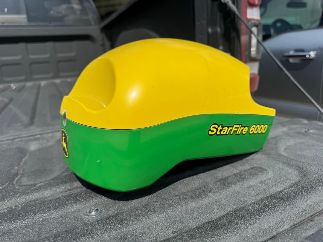 Image of John Deere StarFire 6000 Primary image