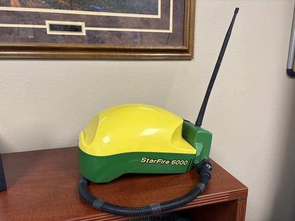 Image of John Deere StarFire 6000 Image 0
