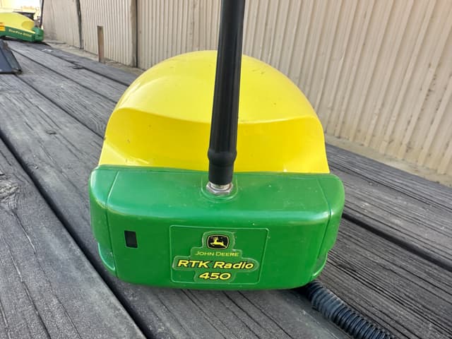 Image of John Deere StarFire 6000 equipment image 2