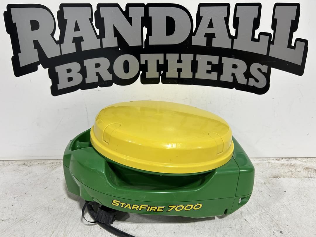 Image of John Deere StarFire 7000 Primary image