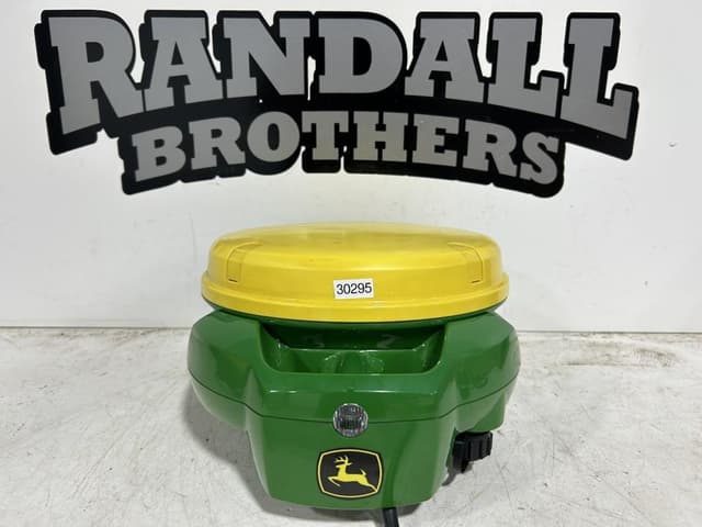 Image of John Deere StarFire 7000 equipment image 2