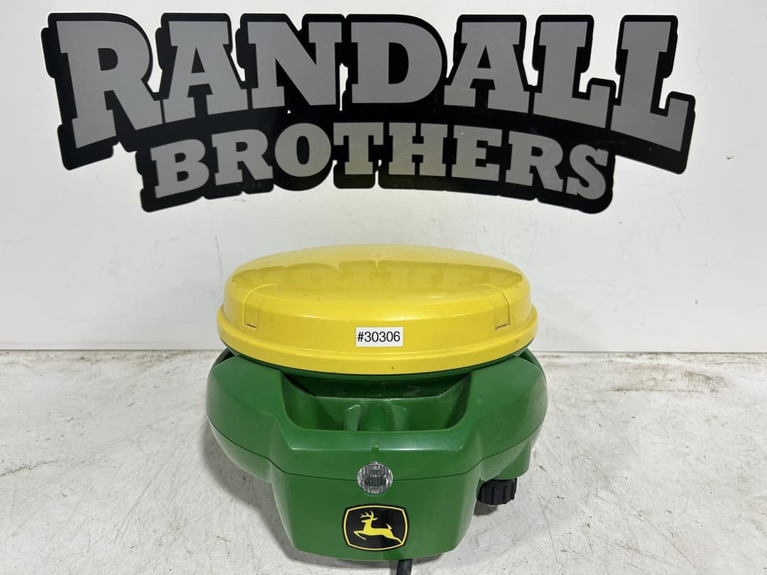 Image of John Deere StarFire 7000 Image 1