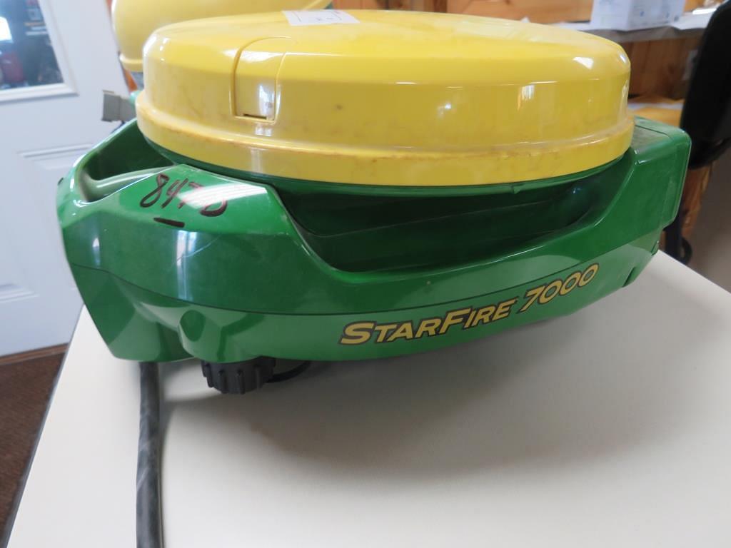 Image of John Deere StarFire 7000 Primary image