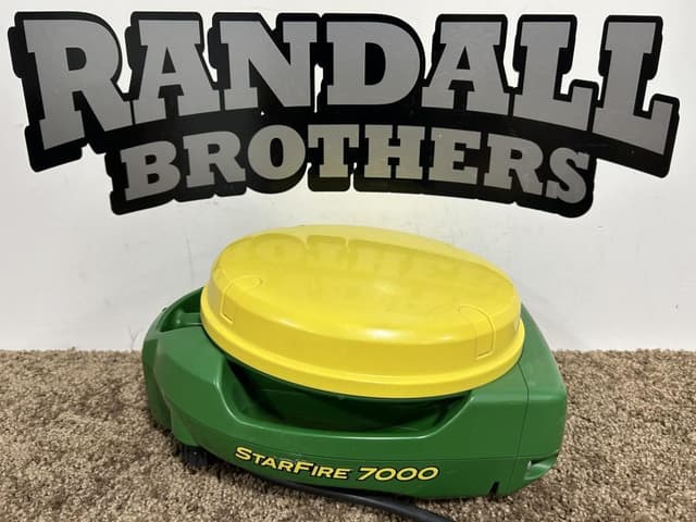 Image of John Deere StarFire 7000 equipment image 2