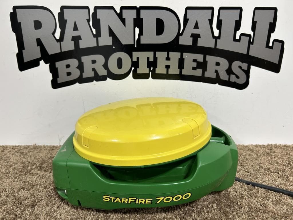 Image of John Deere StarFire 7000 Primary image