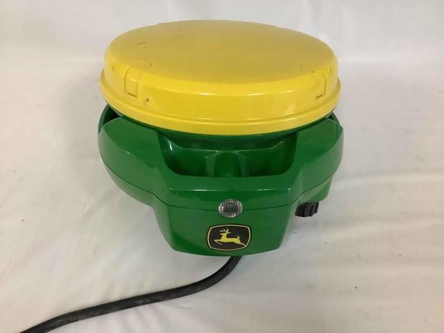 Image of John Deere StarFire 7000 equipment image 1