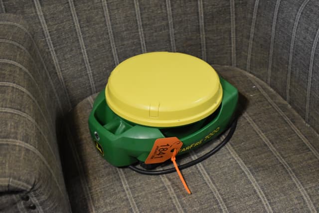 Image of John Deere StarFire 7000 equipment image 1