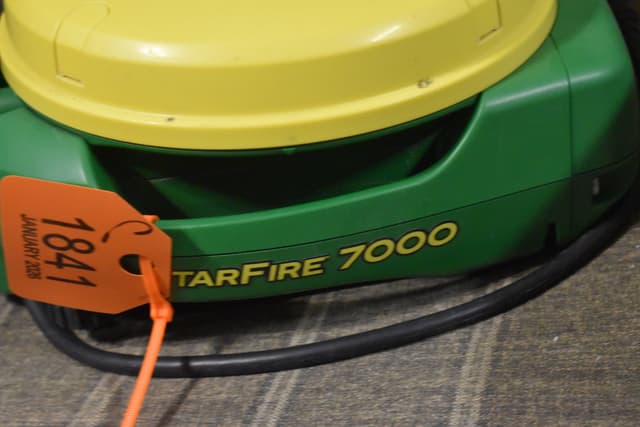 Image of John Deere StarFire 7000 equipment image 2