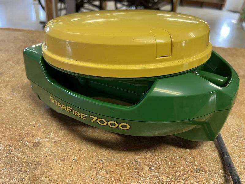 Image of John Deere StarFire 7000 Image 1