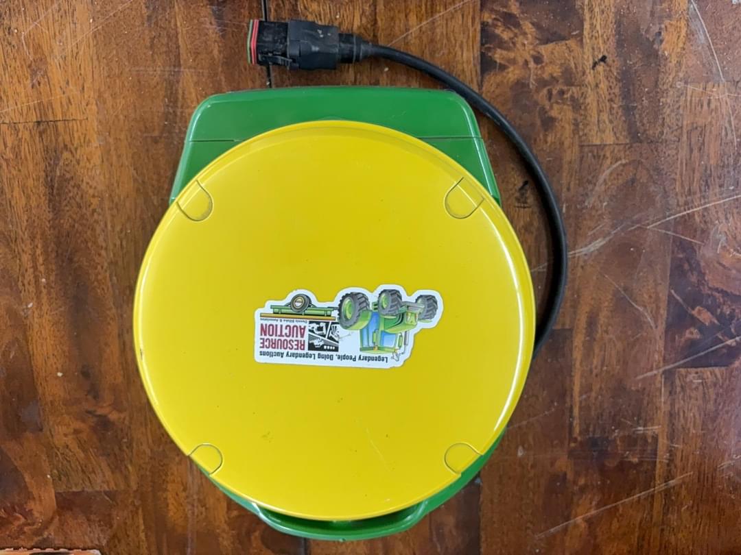 Image of John Deere StarFire 7000 Image 1